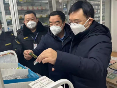 魏洪濤帶隊開展節前藥械市場安全檢查，重點聚焦醫用口罩零售監管
