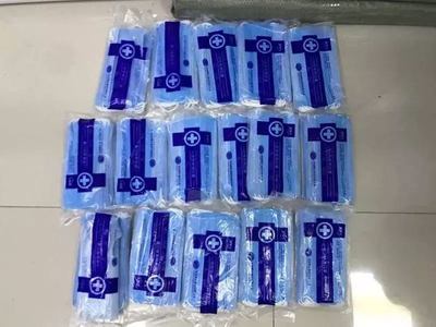 假口罩高價(jià)兜售藥房 貪欲之下，誰在傷害抗疫防線？